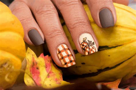 cute and easy nail designs for fall|cute simple fall nail ideas.